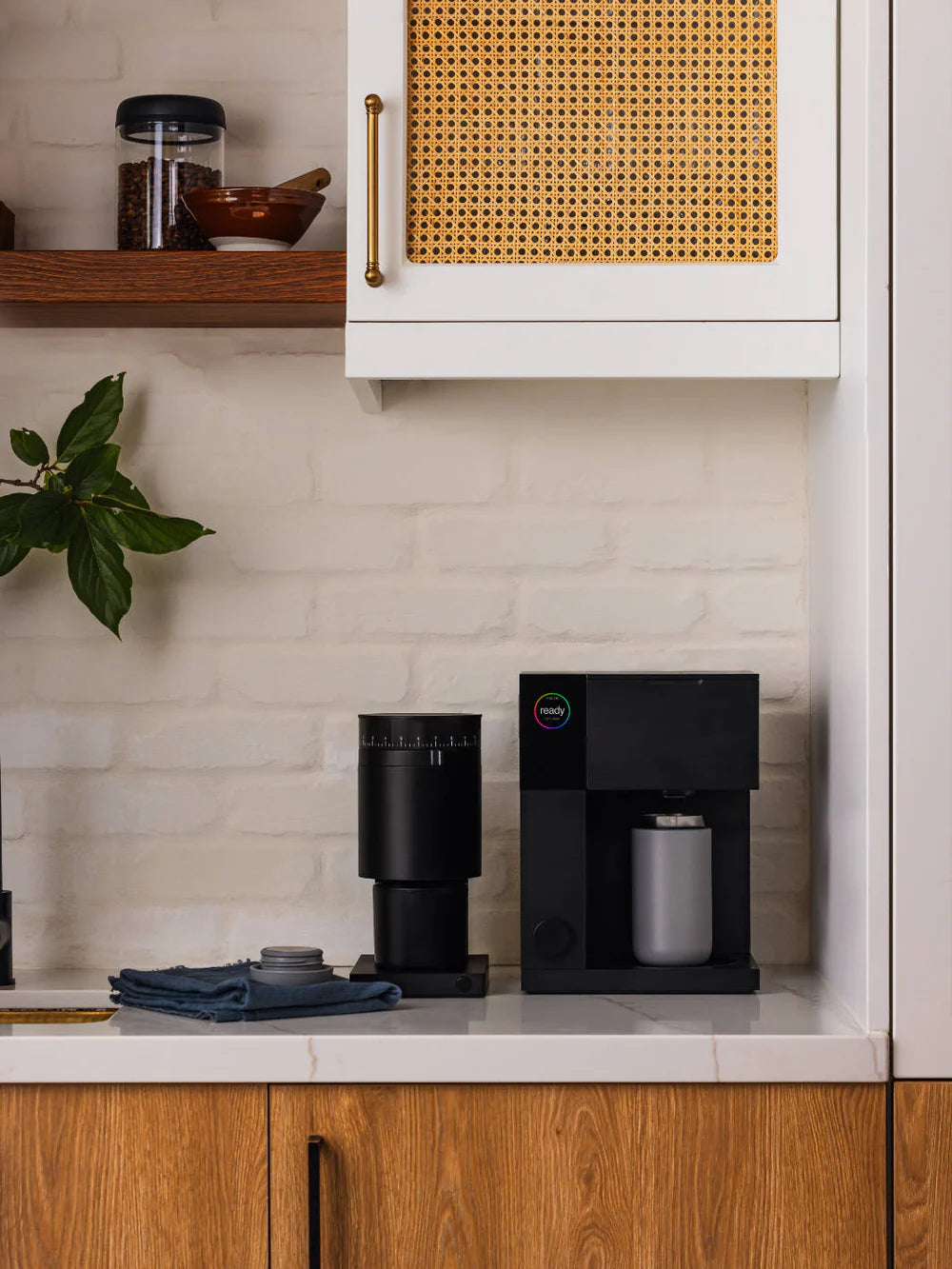 
                  
                    FELLOW Aiden Cafetière de précision (120V)
                  
                