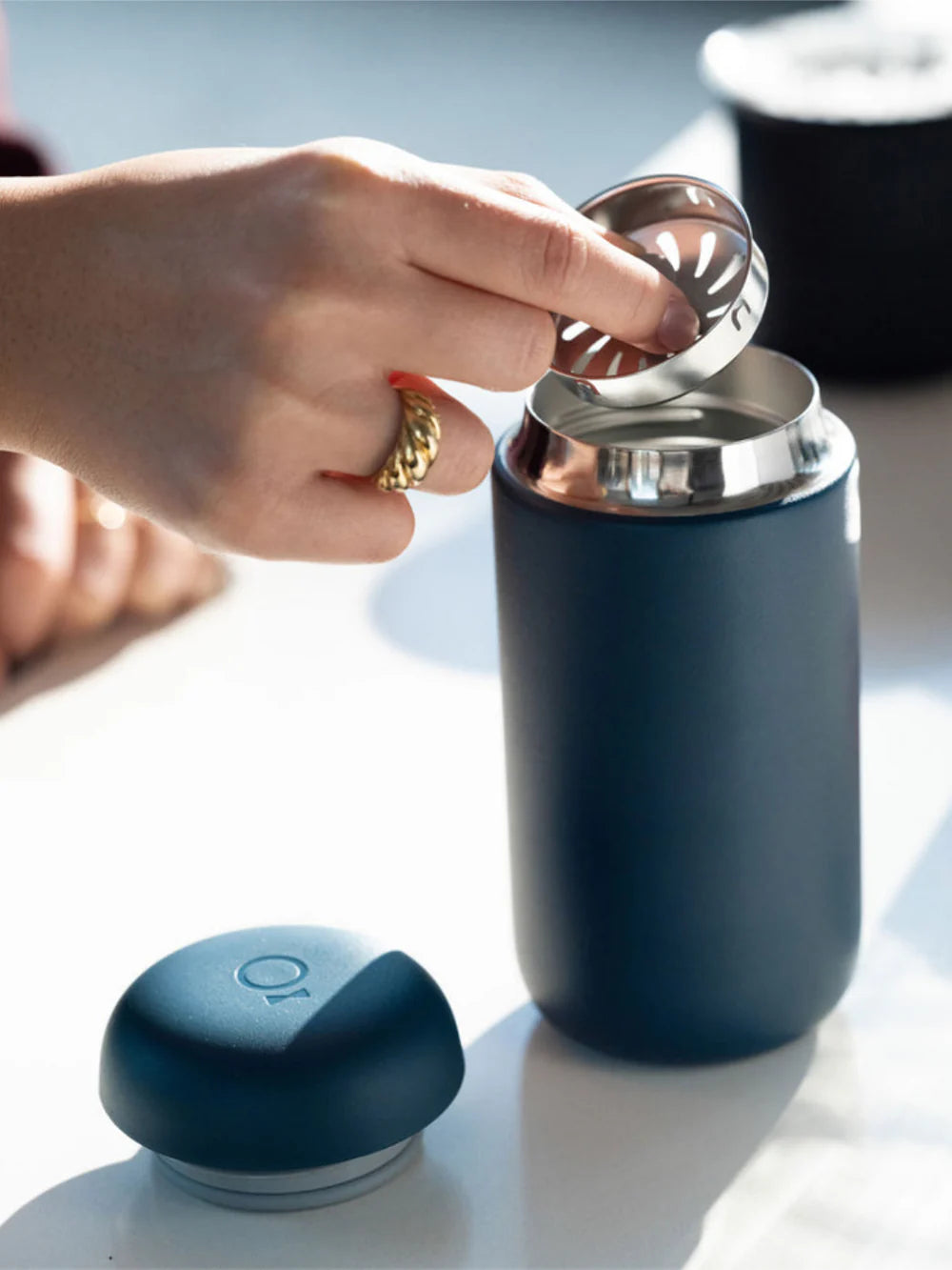 
                  
                    FELLOW Carter Move (355 ml / 12 oz)
                  
                